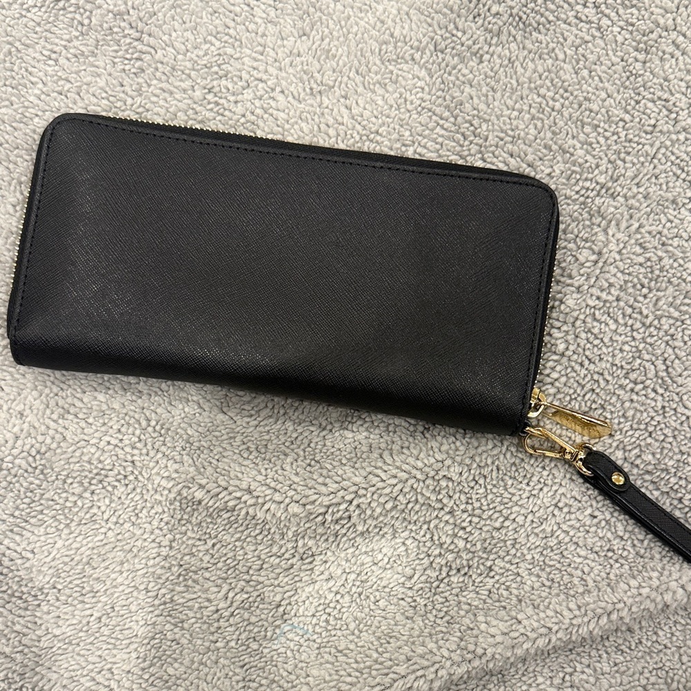 Michael Kors Elegant Black Wristlet - Picture 2 of 4